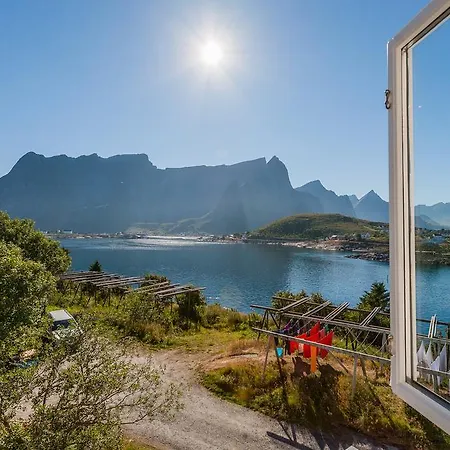 Sakrisoy Gjestegard - Manor House In Sakrisoy - Solbakken Anno 1880 * Reine
