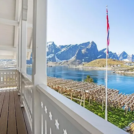 Sakrisoy Gjestegard - Manor House In Sakrisoy - Solbakken Anno 1880 Gasthof *