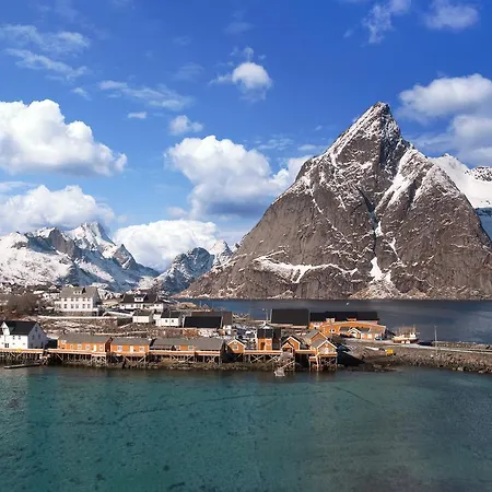 Sakrisøy Gjestegård - Solbakken Anno 1880 *