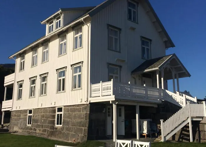 Vendégház Sakrisoy Gjestegard - Manor House In Sakrisoy - Solbakken Anno 1880 Reine